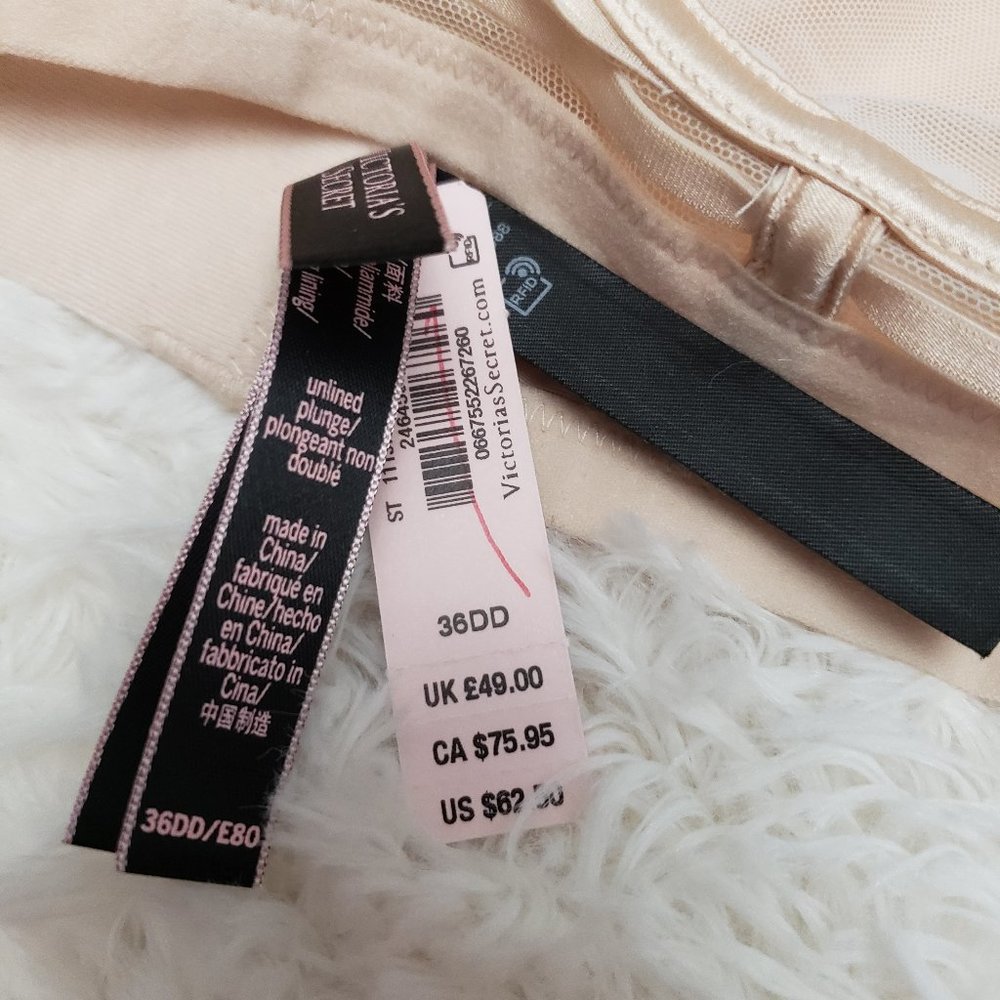 Victoria's Secret Unlined Mesh Plunge Bra - Picture 6 of 7